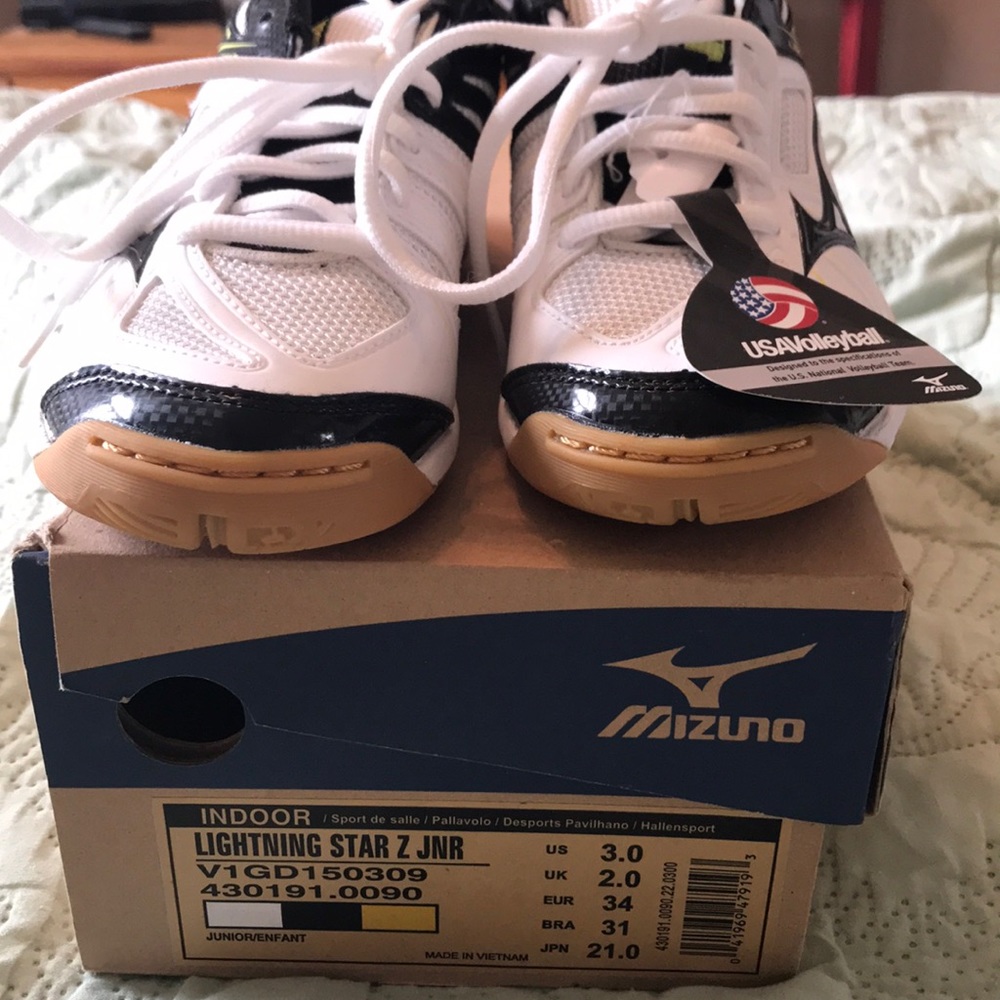 New mizuno volleyball shoes